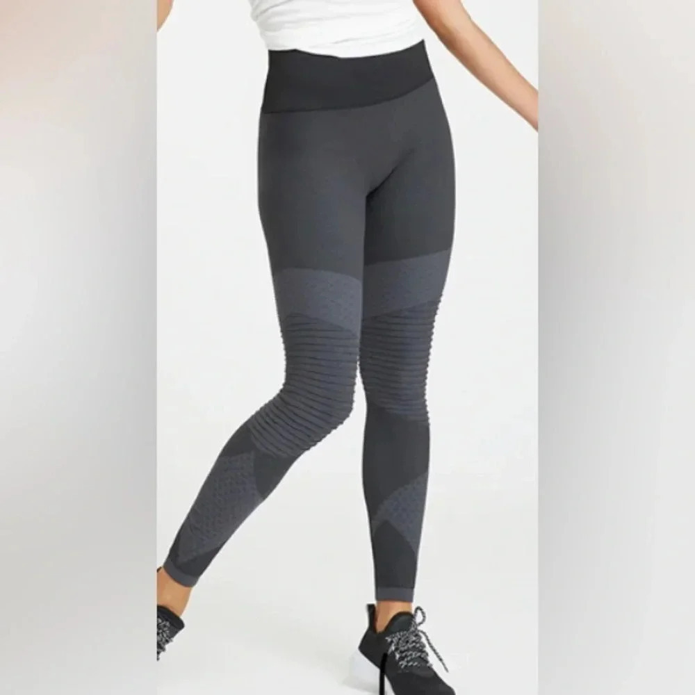 SPANX Look at Me Now Seamless Moto Leggings Black size Large